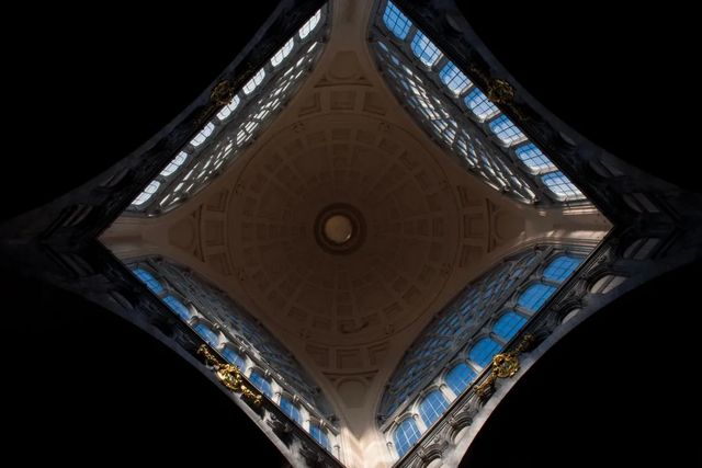 From grand arches to gleaming domes... · Antwerpen-Centraal railway station