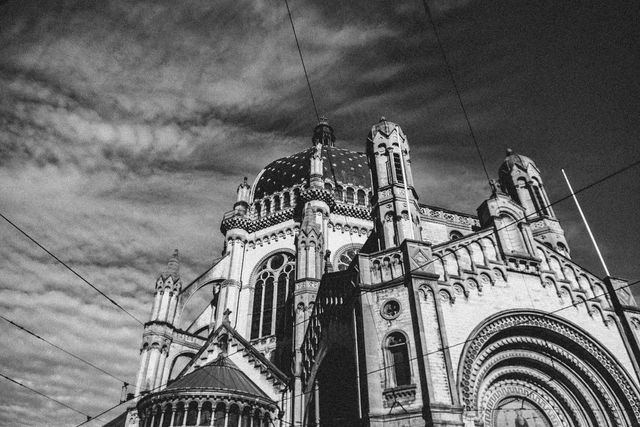 Neo-Romanesque beauty. · Église Royale Sainte-Marie