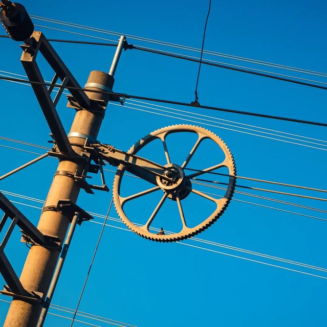 Wires, gears and trains.